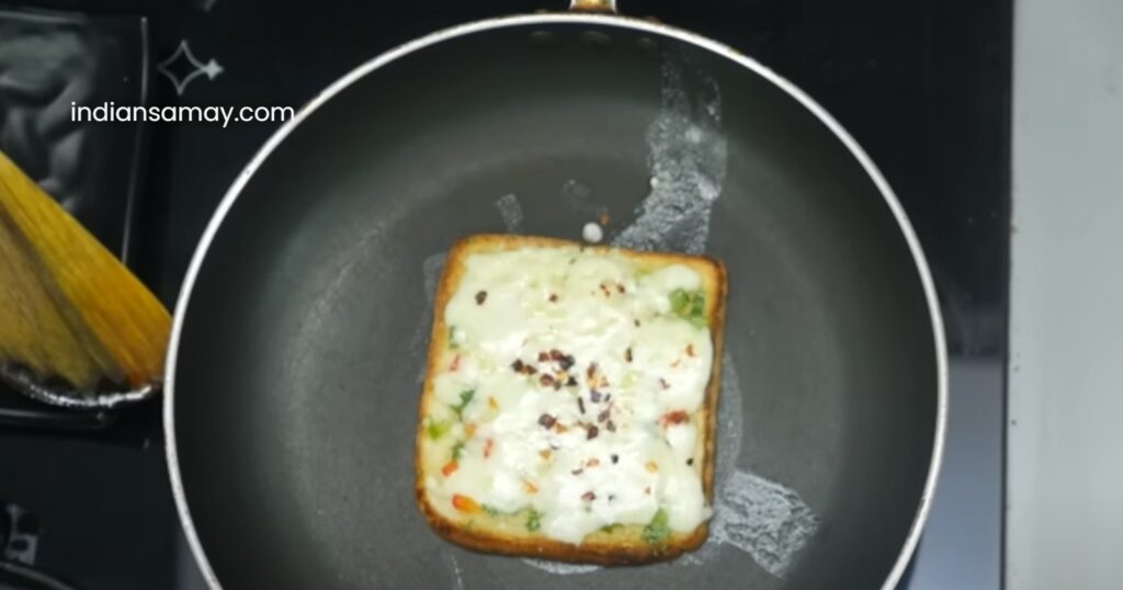 बनाये अब Cheese Chilli Toast 